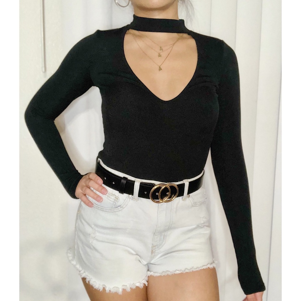 Black Choker Neck Long Sleeve Crop Top